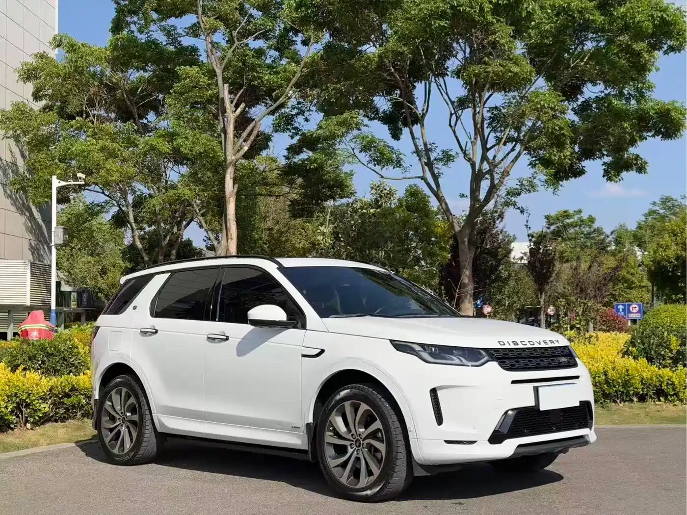 Land Rover Discovery Sport 2020 249PS R-Dynamic Performance Tech 7-seater фото 3