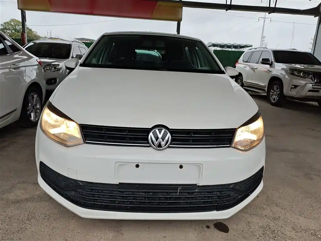 Volkswagen Polo 2016 1.4L Manual Trend фото 3
