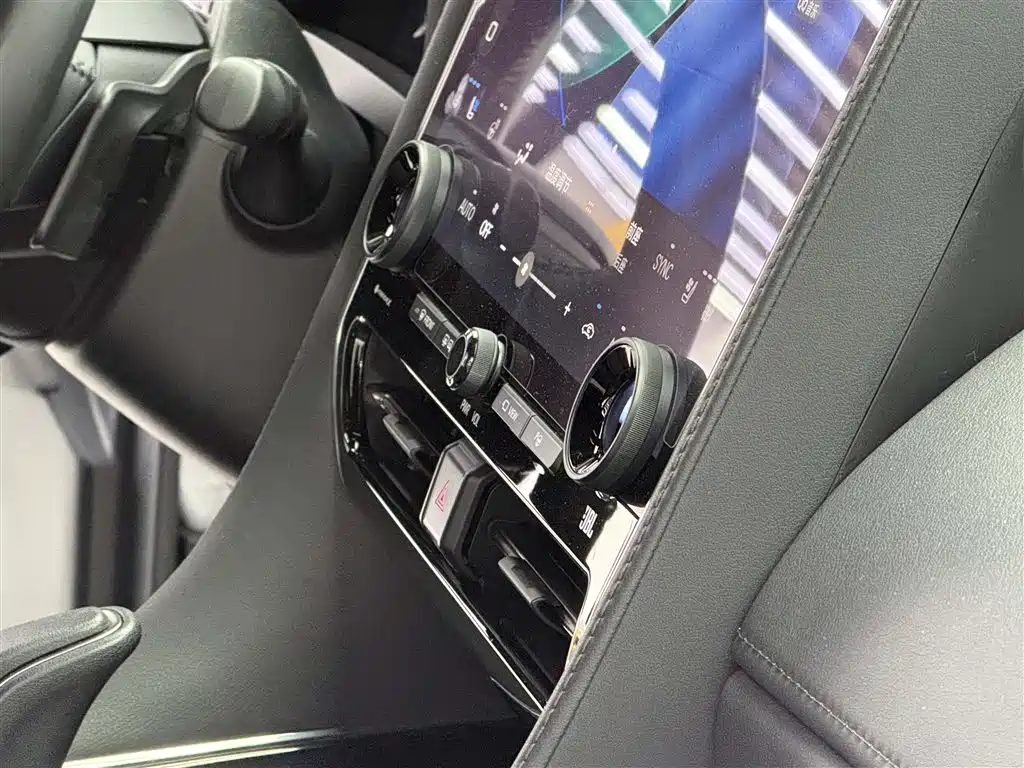 Toyota Alphard 2024 Hybrid 2.5L Ultimate Enjoyment Edition фото 13