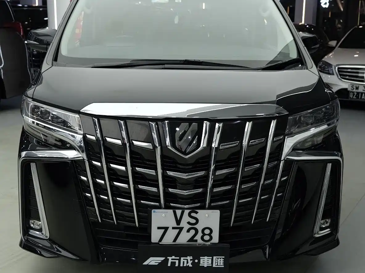 Toyota Alphard 2018 Facelift 3.5L Luxury Edition фото 3