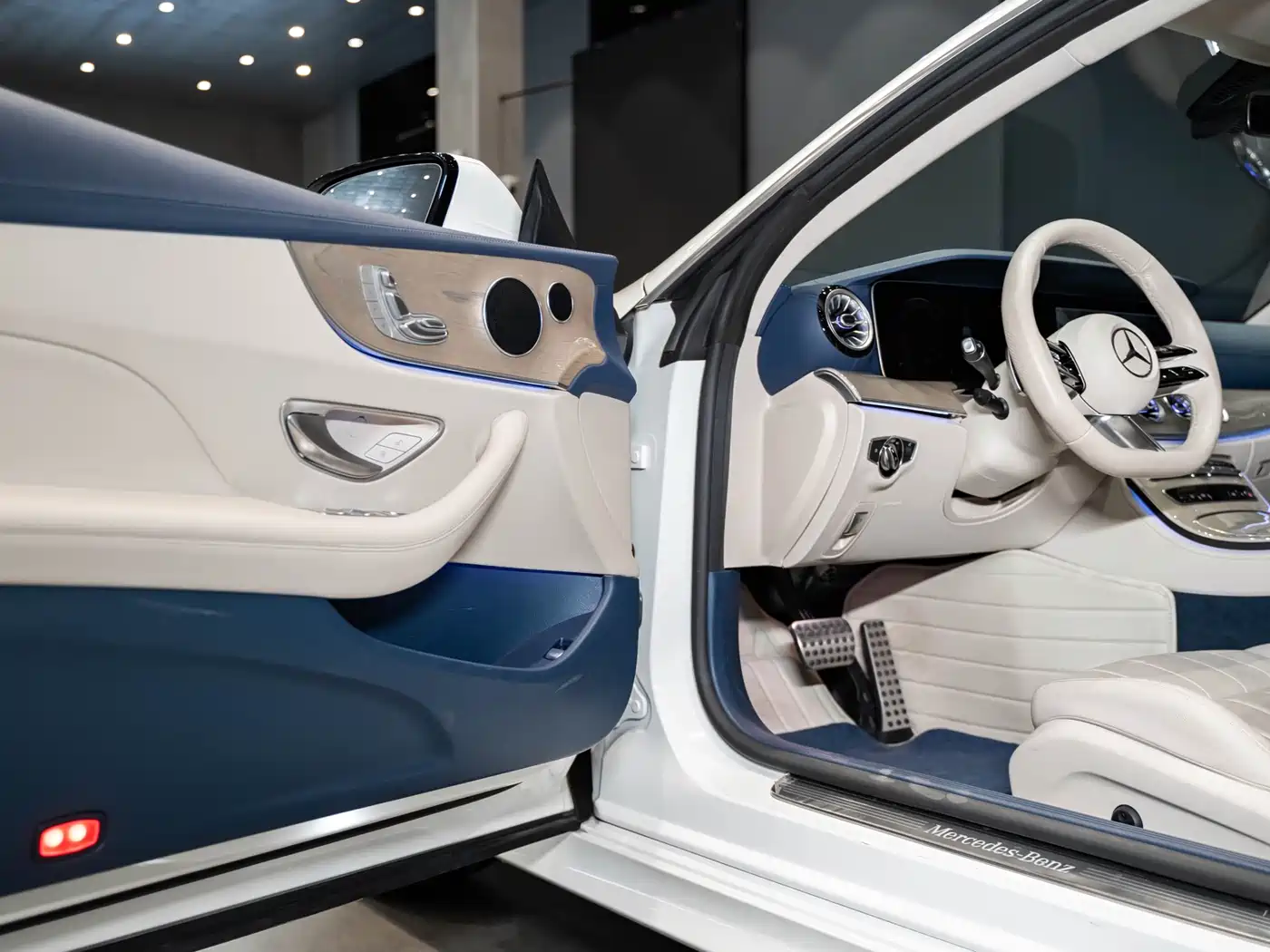 MERCEDES-BENZ E-CLASS (IMPORTED)