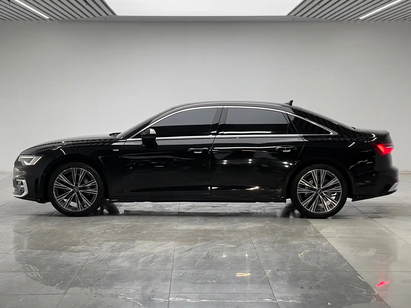 Audi A6L 2025 45 TFSI Premium Sport фото 7