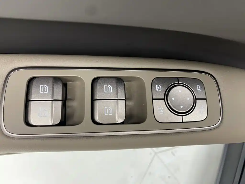 Li Auto Li i8 2026 2025 Standard Edition