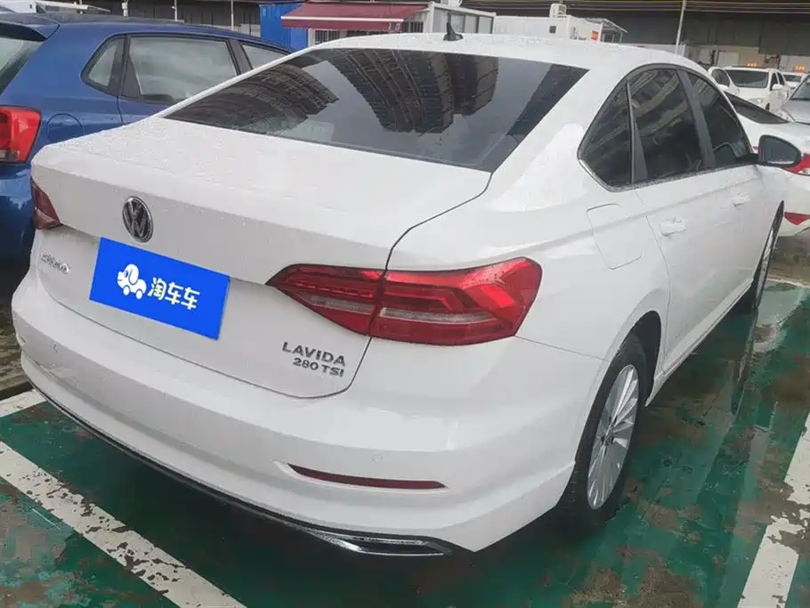 Volkswagen Lavida 2018 280TSI DSG Comfort Edition China V фото 3