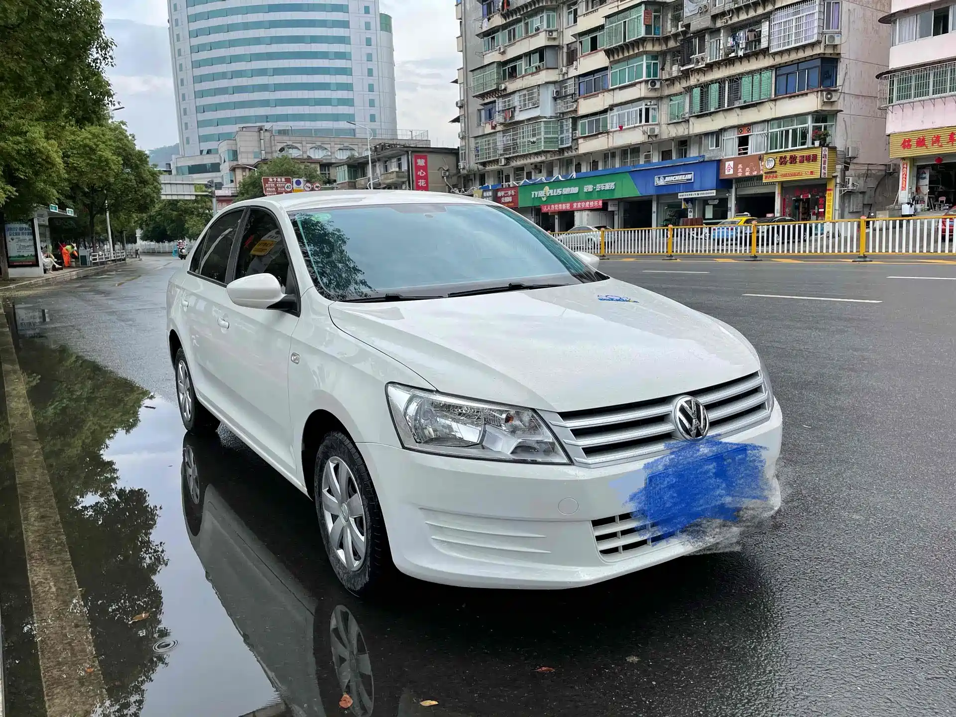 Photo 2 - Volkswagen Santana