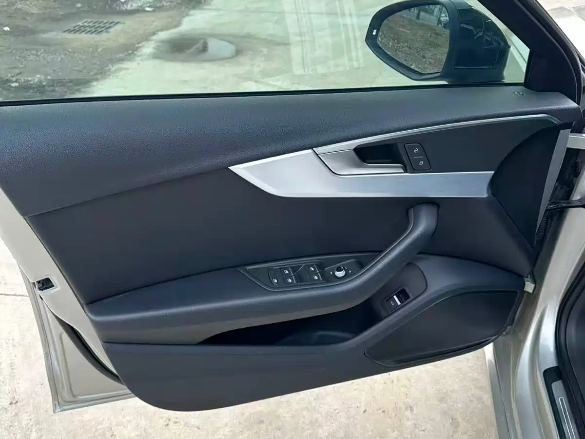 Audi A4L 2019 45 TFSI quattro Personality Sport (China VI) фото 10