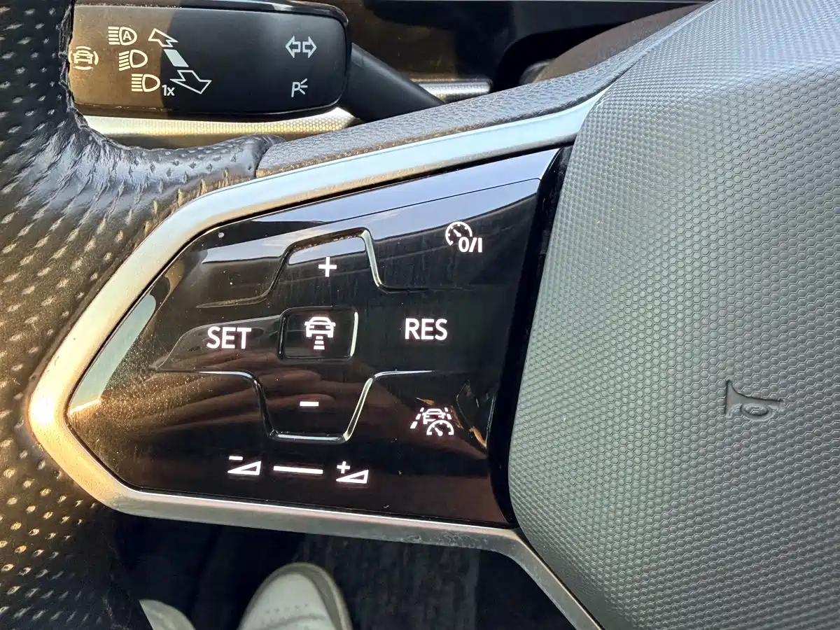 Фото 22 - Volkswagen Passat