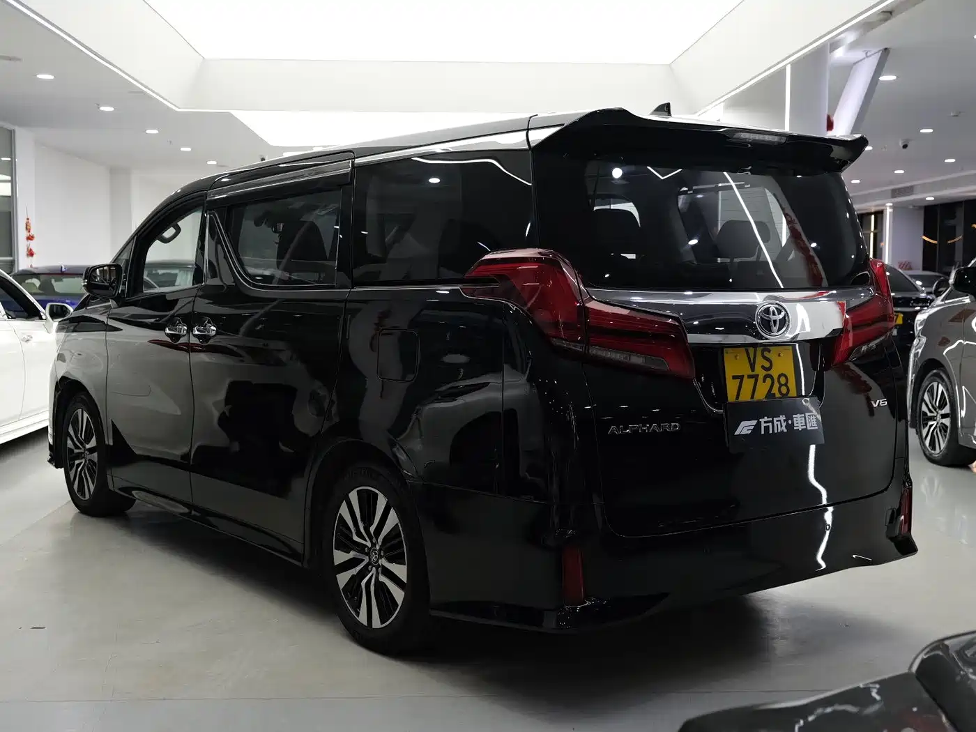 Toyota Alphard 2018 Facelift 3.5L Luxury Edition фото 14