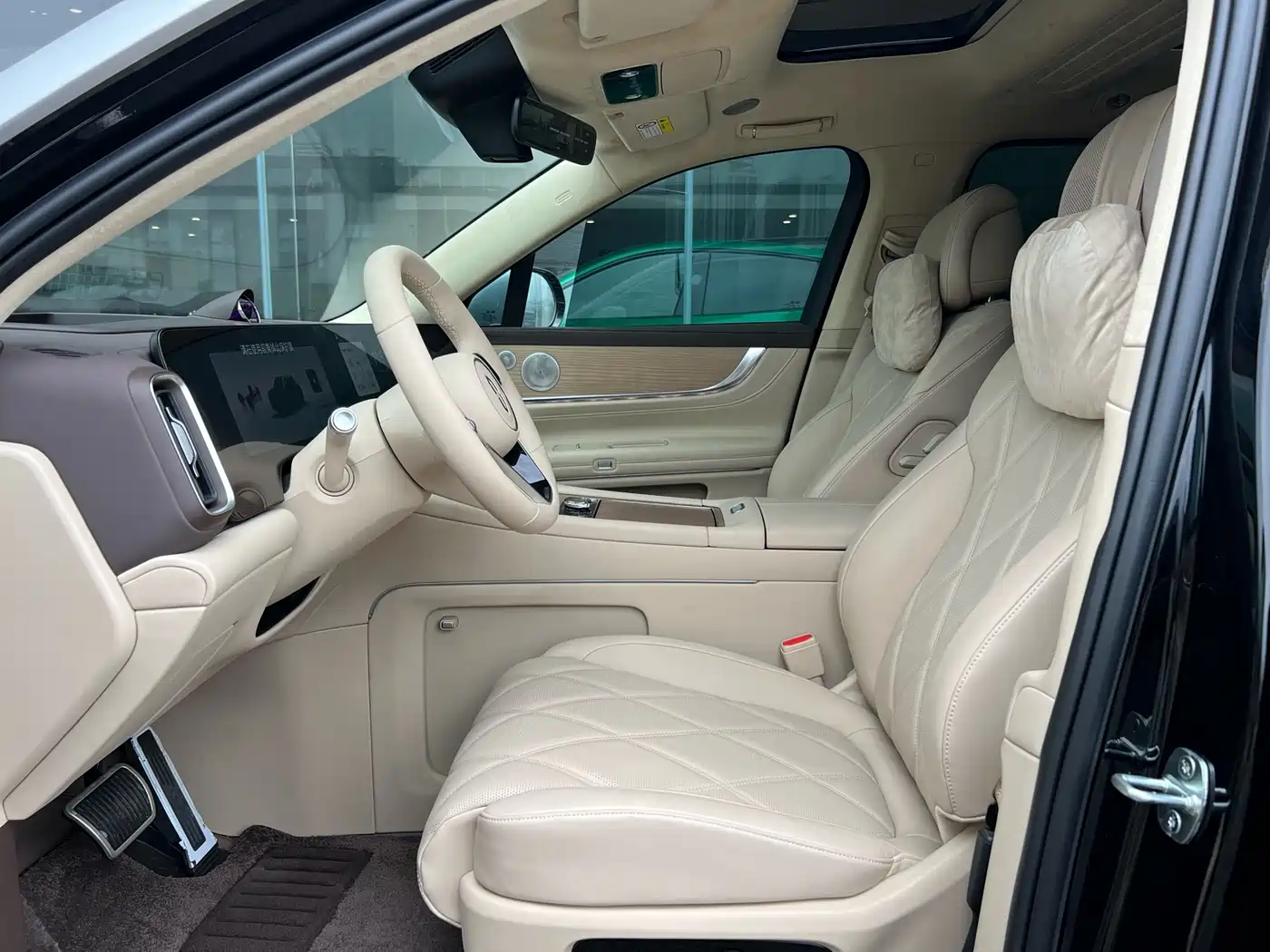AITO Wenjie AITO M9 2026 Pure Electric Ultra Edition 100kWh 6-seater фото 9