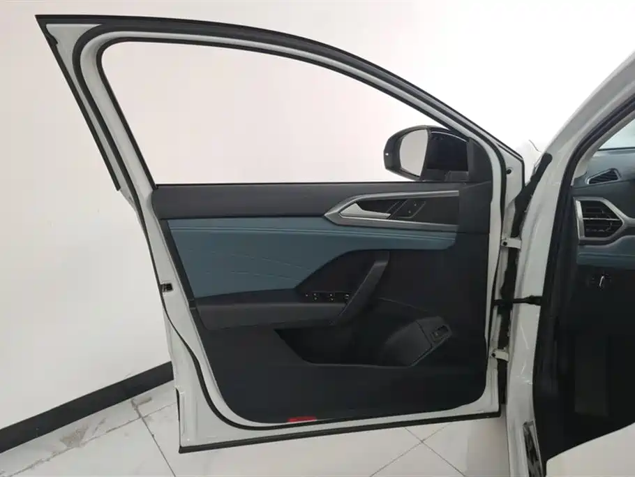 Volkswagen Tharu 2024 300TSI 2WD Moon Premium Edition фото 7