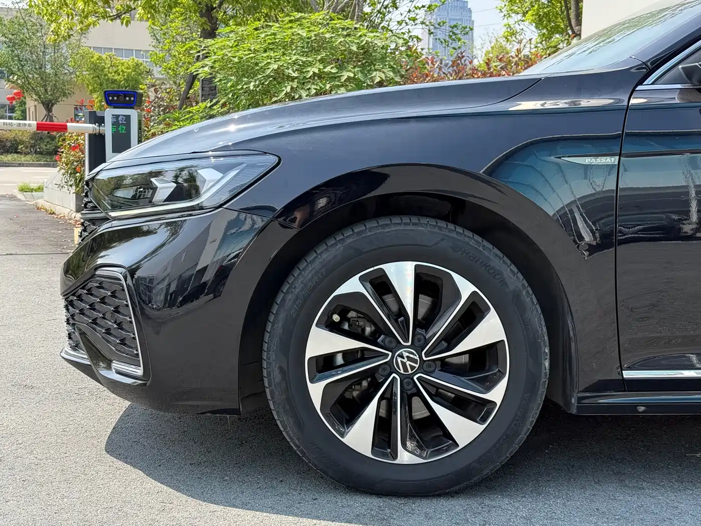 Volkswagen Passat 2022 330TSI Starlight Luxury Edition фото 13