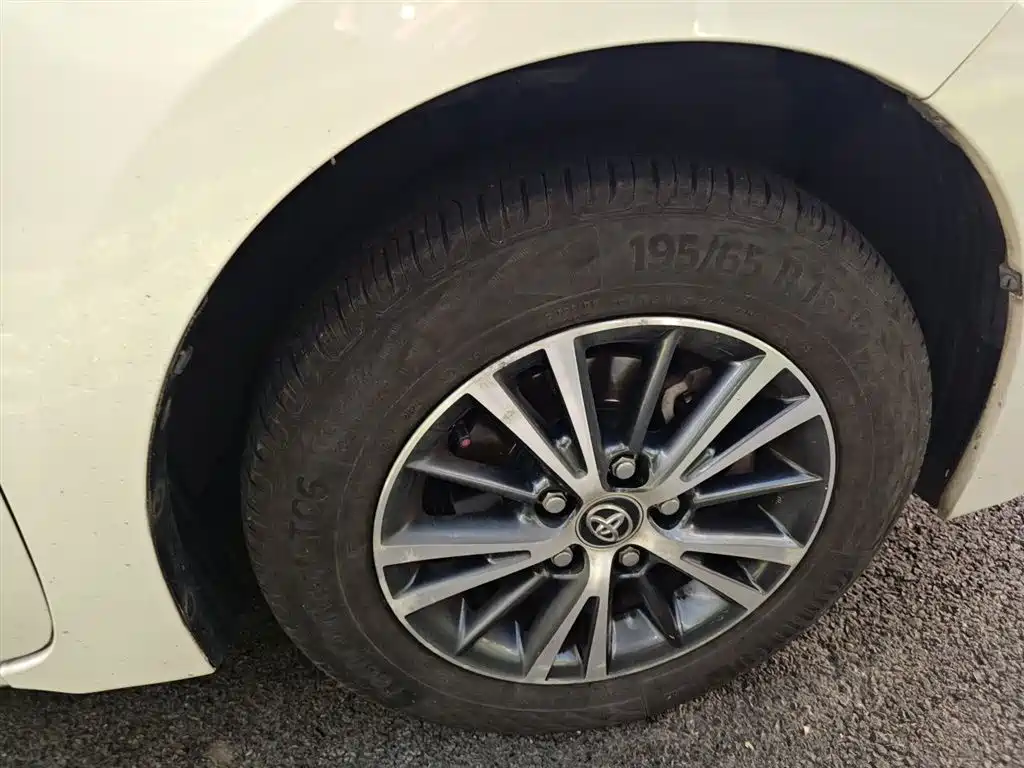 Toyota Levin 2014 1.6G CVT Elite Edition фото 8