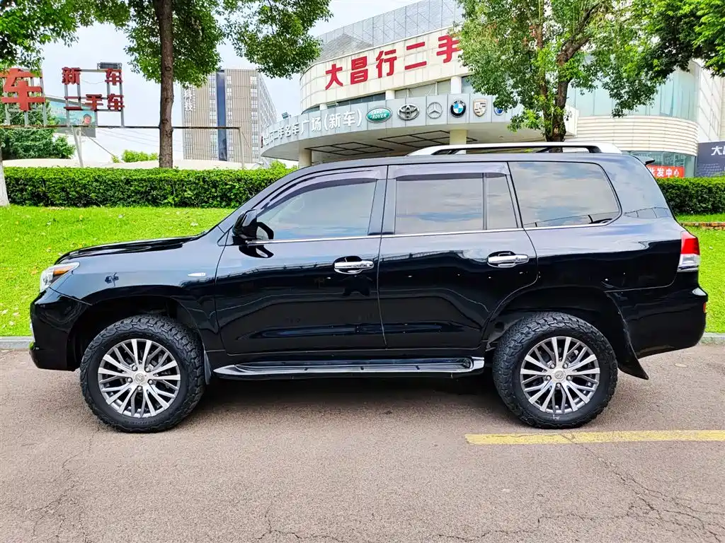 Lexus LX 2009 570 фото 3
