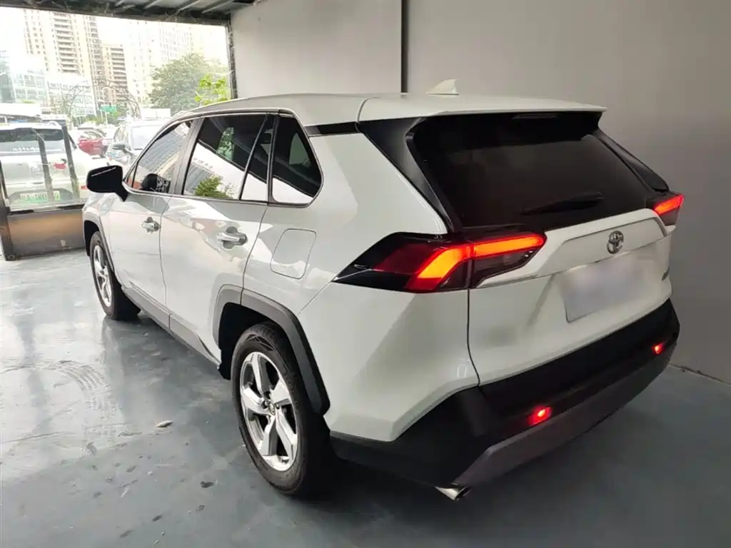 Toyota RAV4 Rongfang 2020 2.0L CVT 2WD Trend Edition фото 5