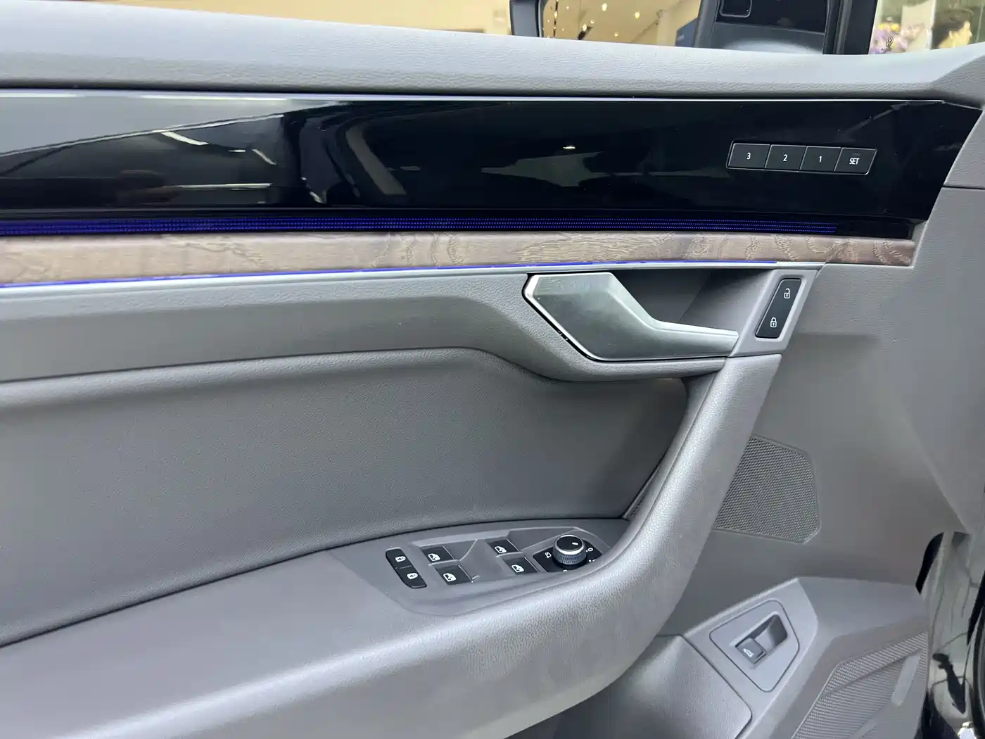 Volkswagen Touareg 2019 3.0TSI Sharp Edge Edition China VI фото 10