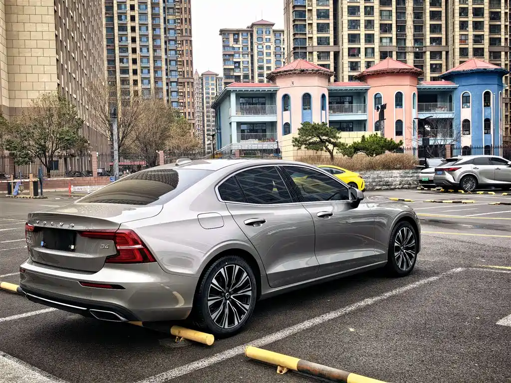 VOLVO S60