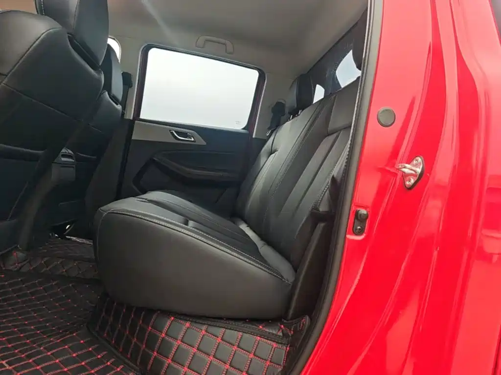 Jiangling Yuhu 7 2022 2022 2.0T Automatic Diesel 4WD Comfort Long Wheelbase