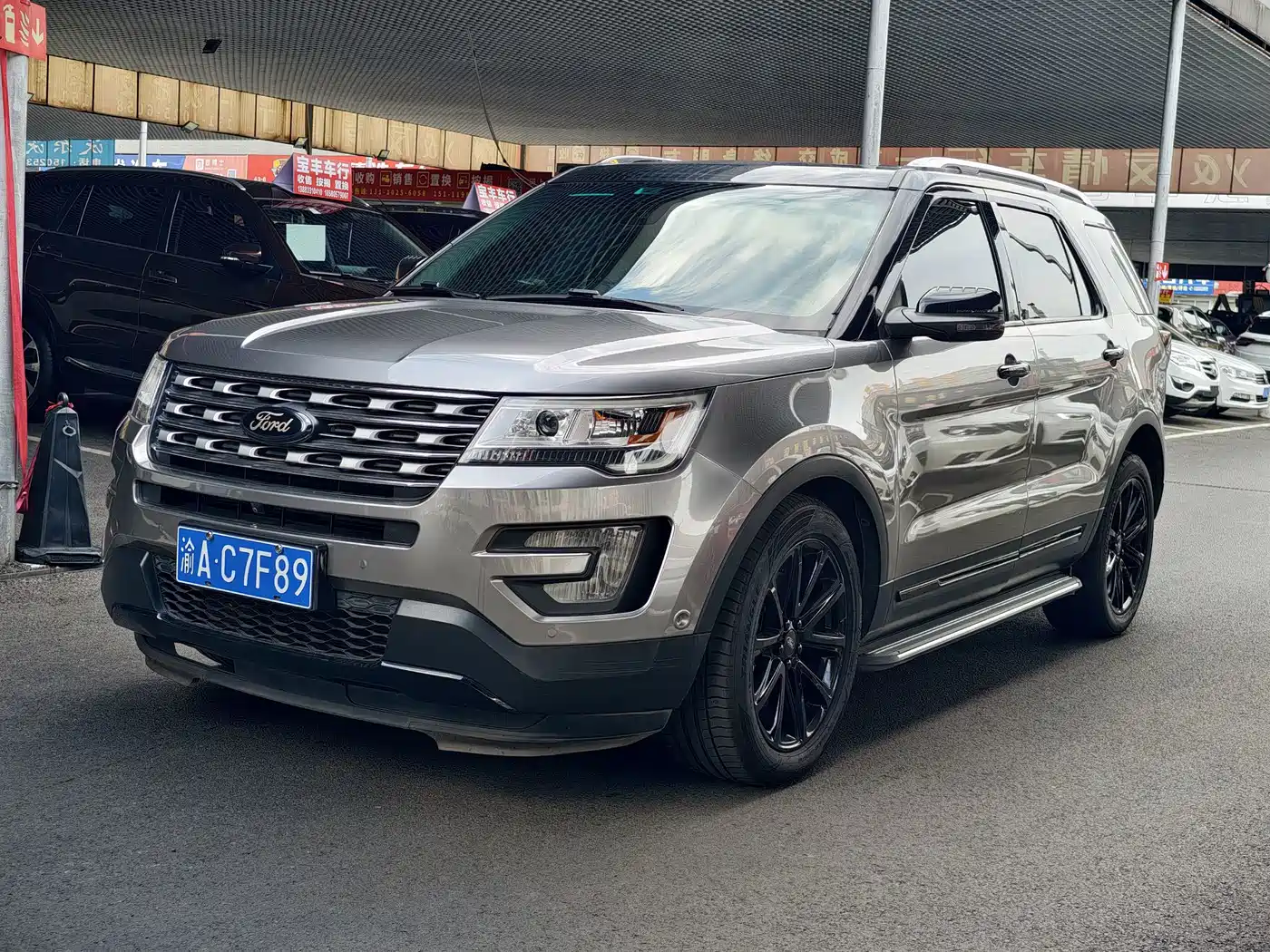Ford Explorer (Import)