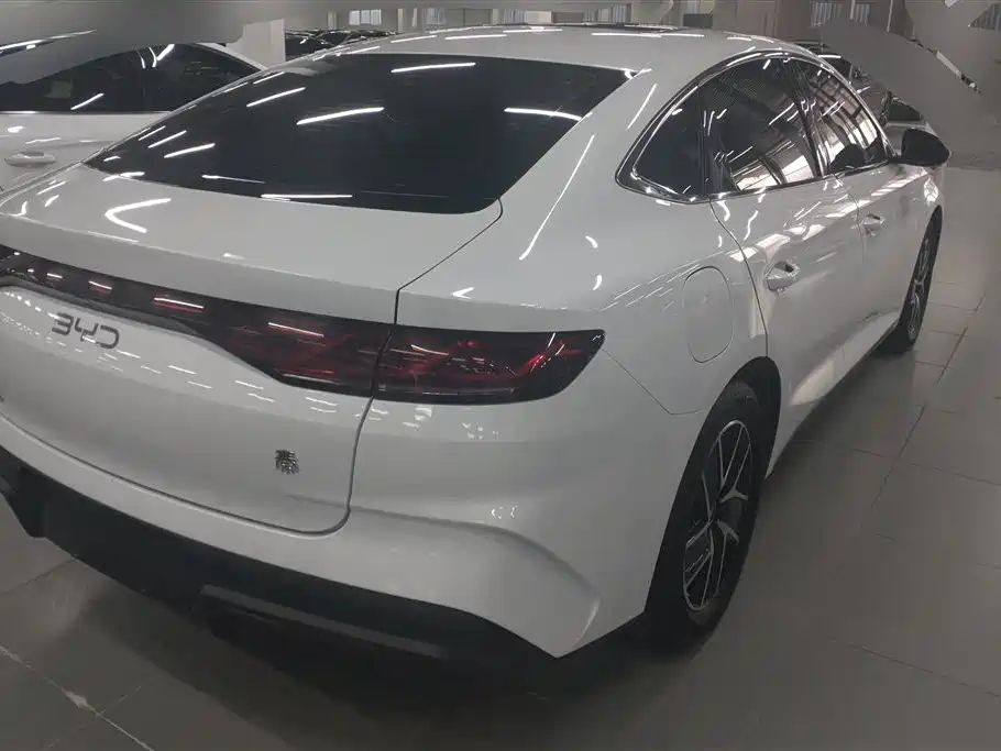BYD Qin L 2024 DM-i 120KM Superior Edition фото 3