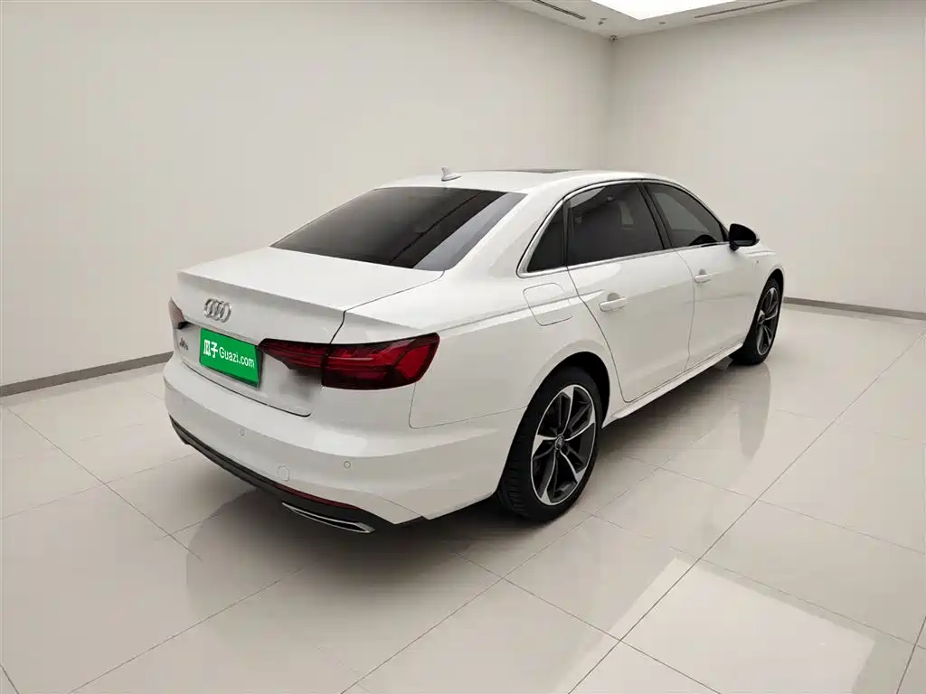 Audi A4L 2023 40 TFSI Fashion Dynamic фото 4