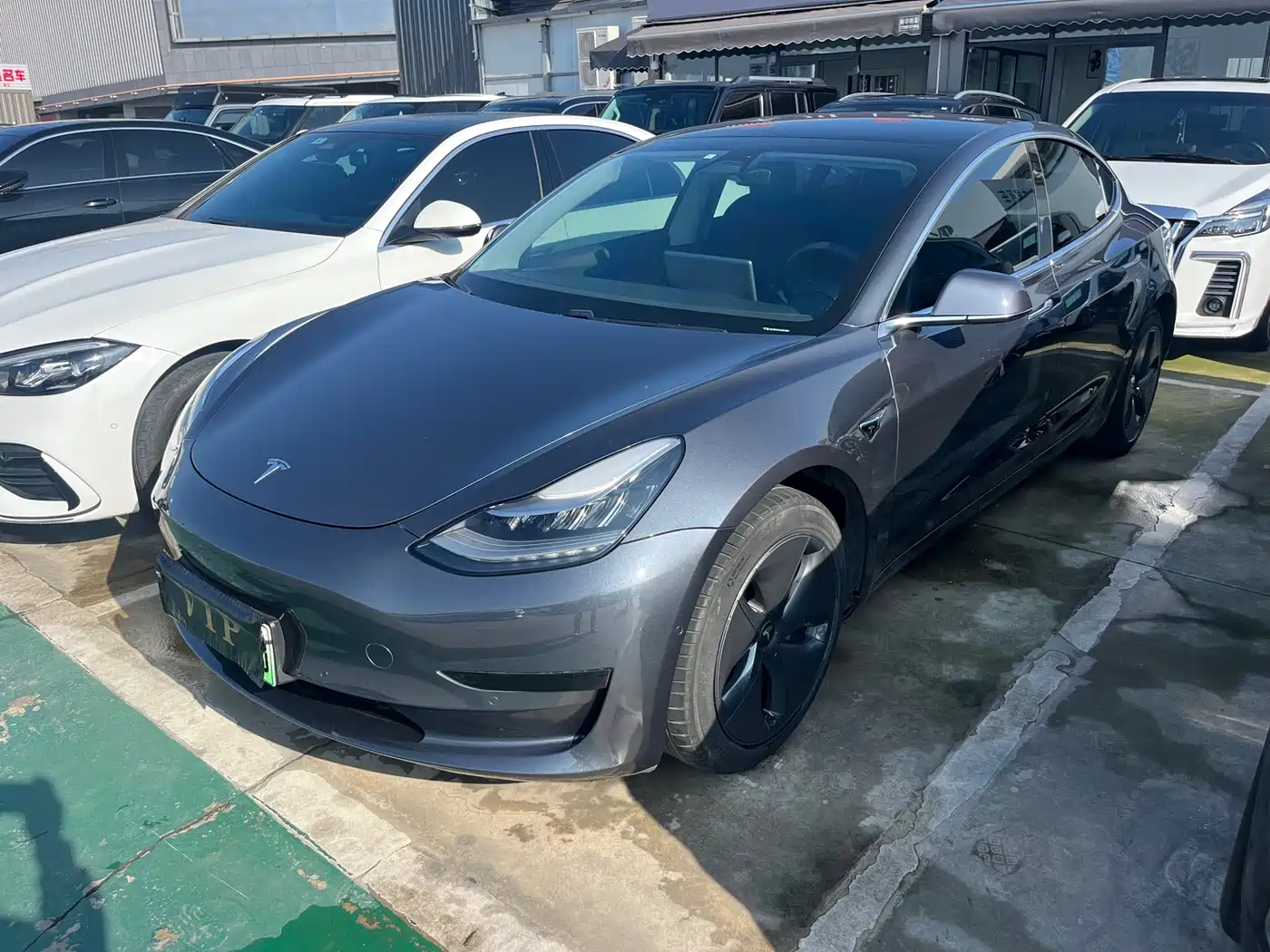 TESLA MODEL 3