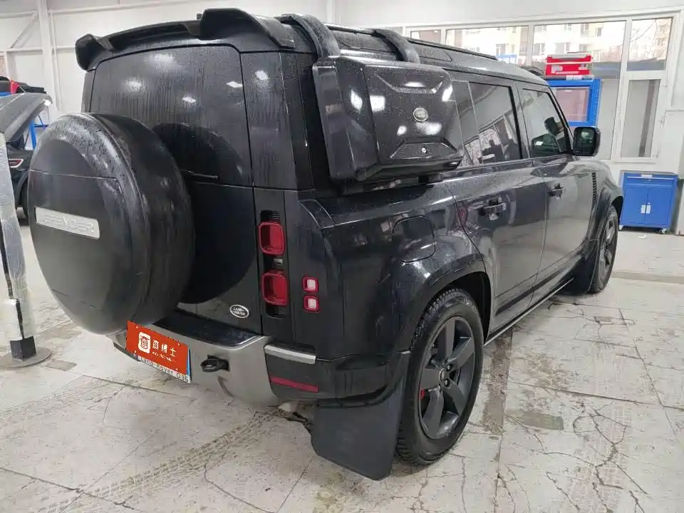 Land Rover Defender 2021 110 P400 X-DYNAMIC HSE фото 8