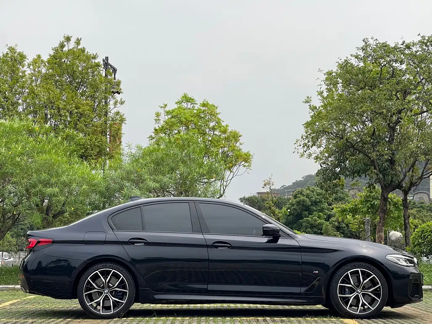 BMW 5 Series (Import) 2021 530i M Sport Package фото 24