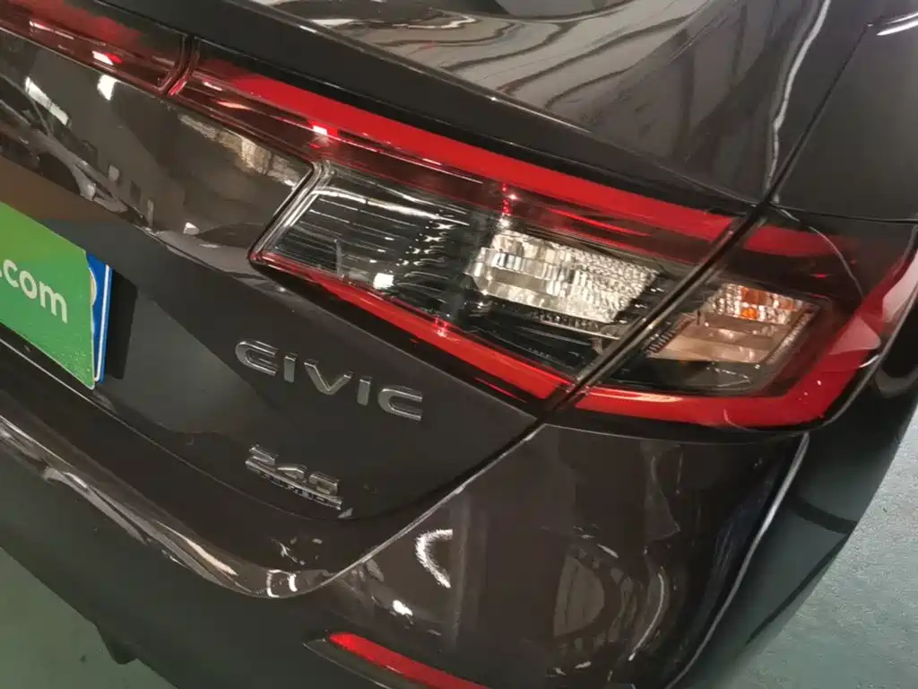 Photo 8 - Honda Civic