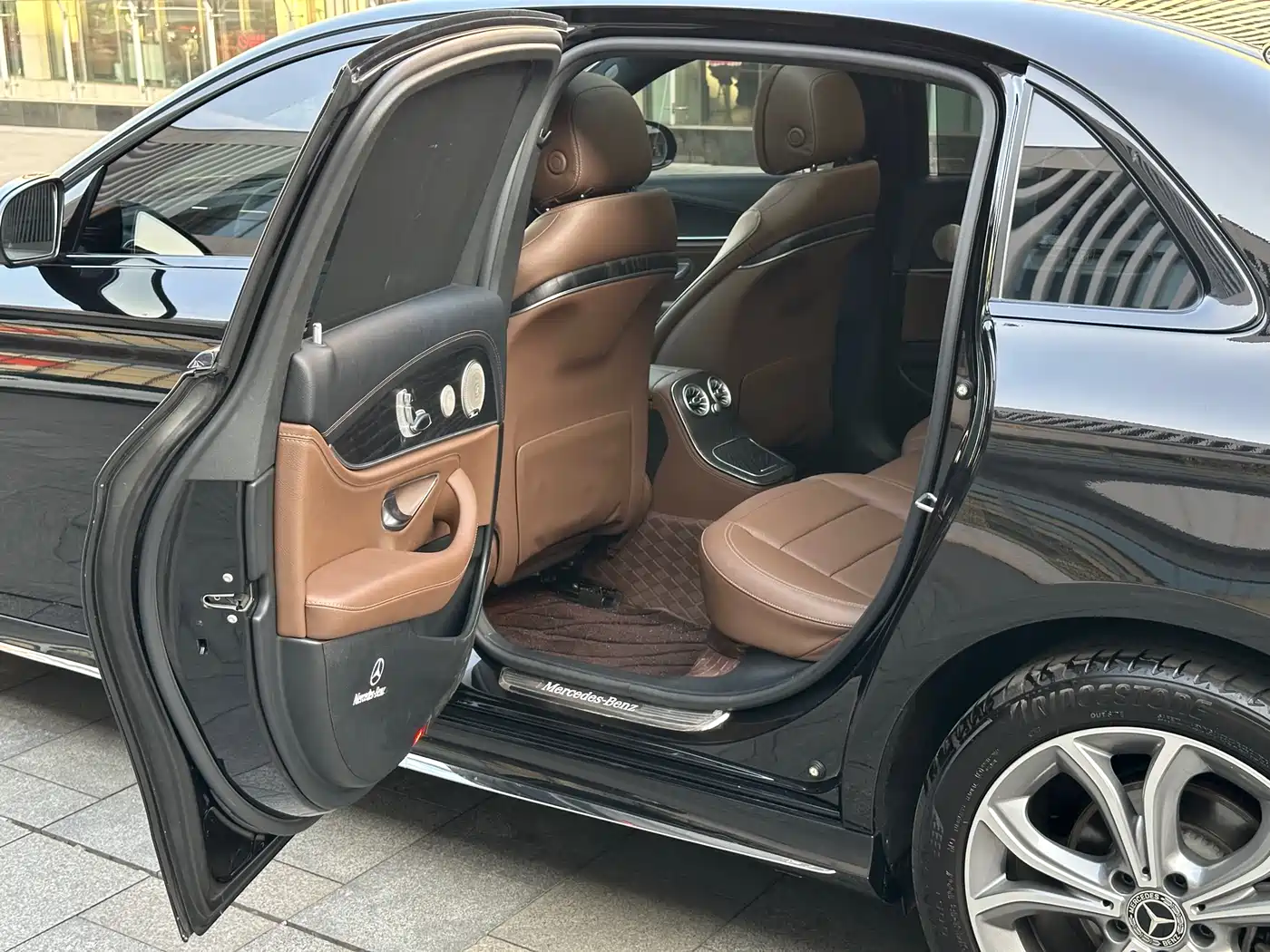 Mercedes-Benz E-Class 2022 E 300 L Sport Luxury фото 9