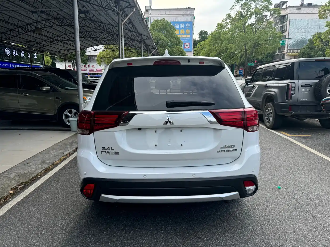 Mitsubishi Outlander 2018 2.4L 4WD Elite Edition 5-seater фото 6