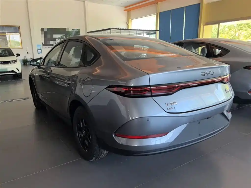 BYD Qin PLUS 2026 DM-i Smart Edition 128KM Progressive фото 5