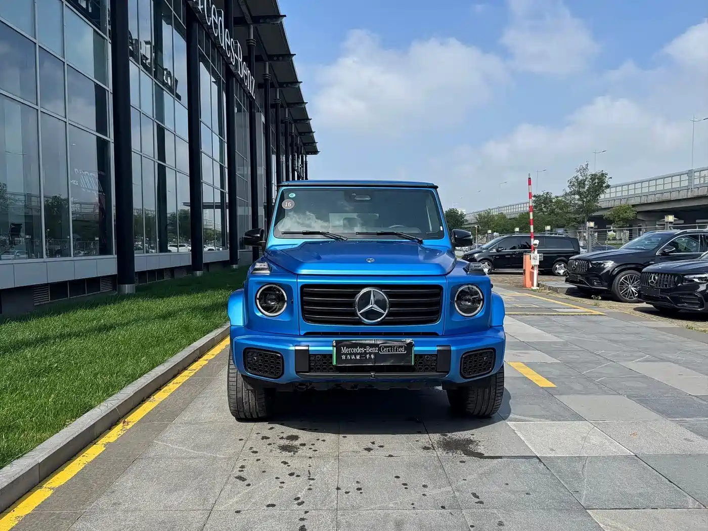 Mercedes-Benz G-Class New Energy 2025 G580 Launch Special Edition фото 2