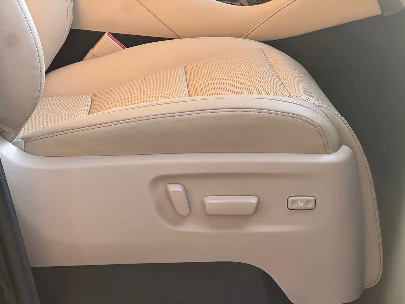 Toyota Alphard 2018 3.5L Premium фото 14