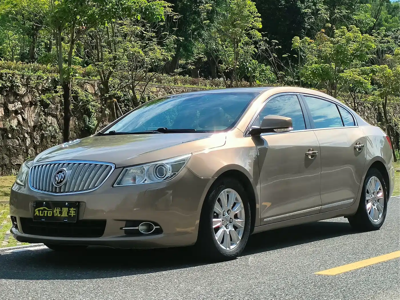 Buick LaCrosse 2011 2011 2.4L SIDI Premium Edition