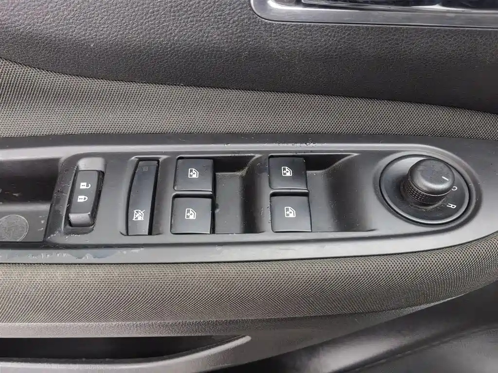 Buick Encore 2014 1.4T Automatic 2WD Urban Elite фото 9