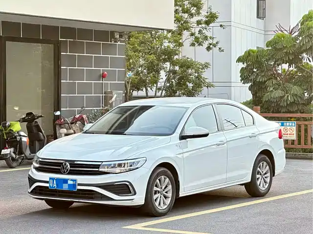 Volkswagen Bora 200TSI DSG, Smooth Travel