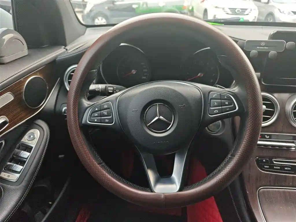 Mercedes-Benz GLC 2019 GLC 260 4MATIC Luxury фото 6
