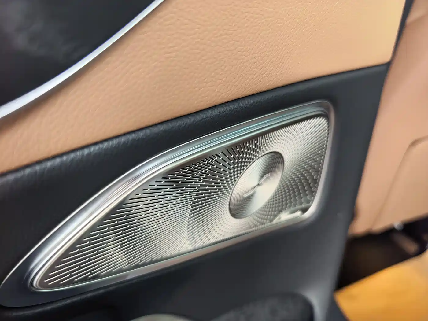 Mercedes-Benz E-Class 2024 Model E 300 L Luxury Sport фото 6