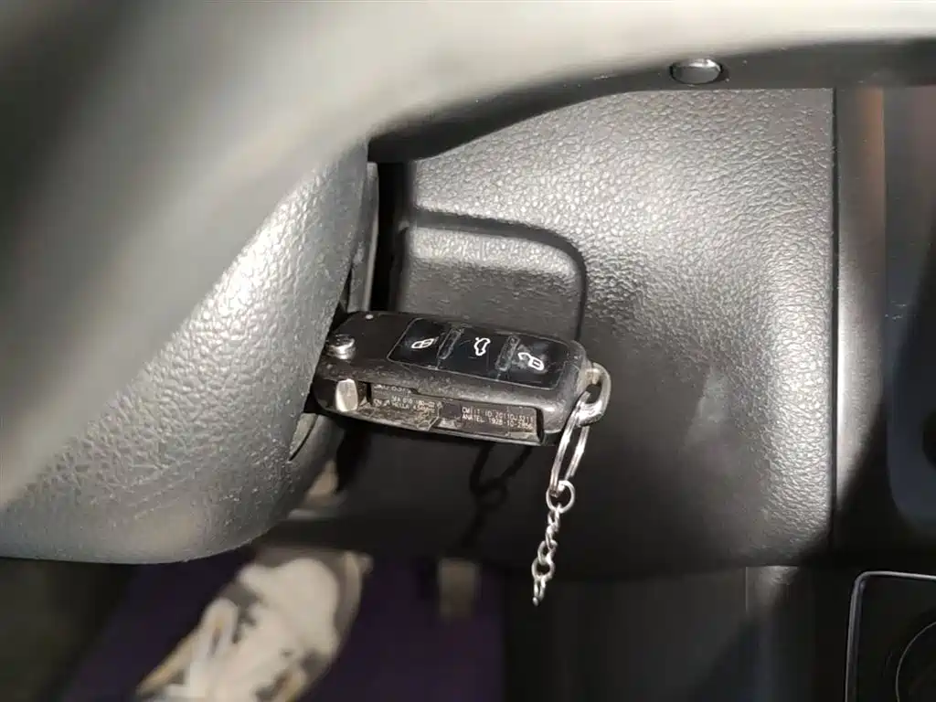 Volkswagen Polo 2014 1.6L Automatic Comfort Edition фото 9