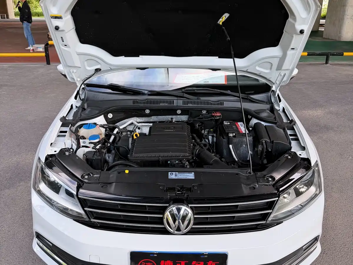 Volkswagen Sagitar 2018 1.6L Automatic Comfort фото 21