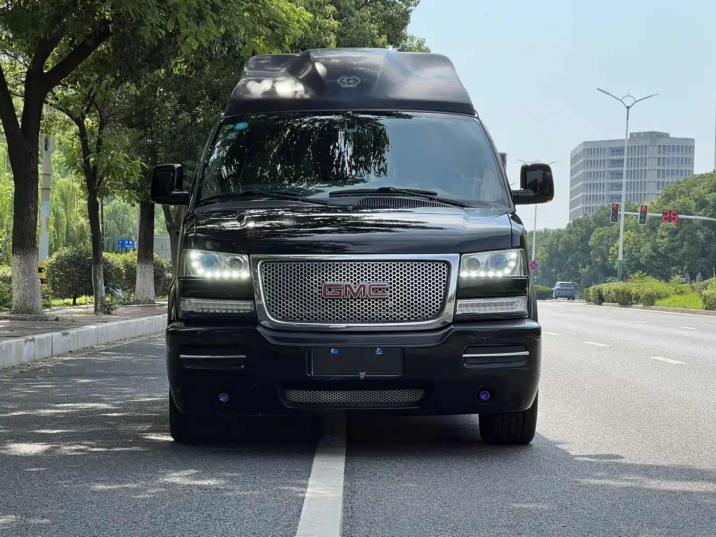 GMC Savana 2018 2017 6.0L G660S Elegance Panoramic Roof Edition