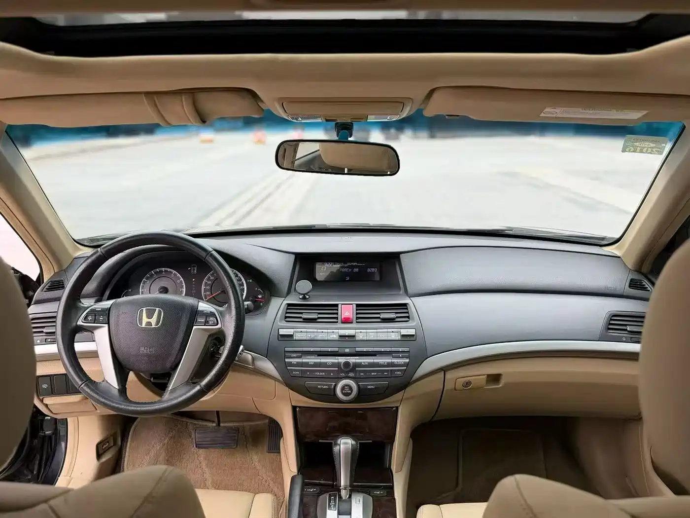 Фото 9 - Honda Accord