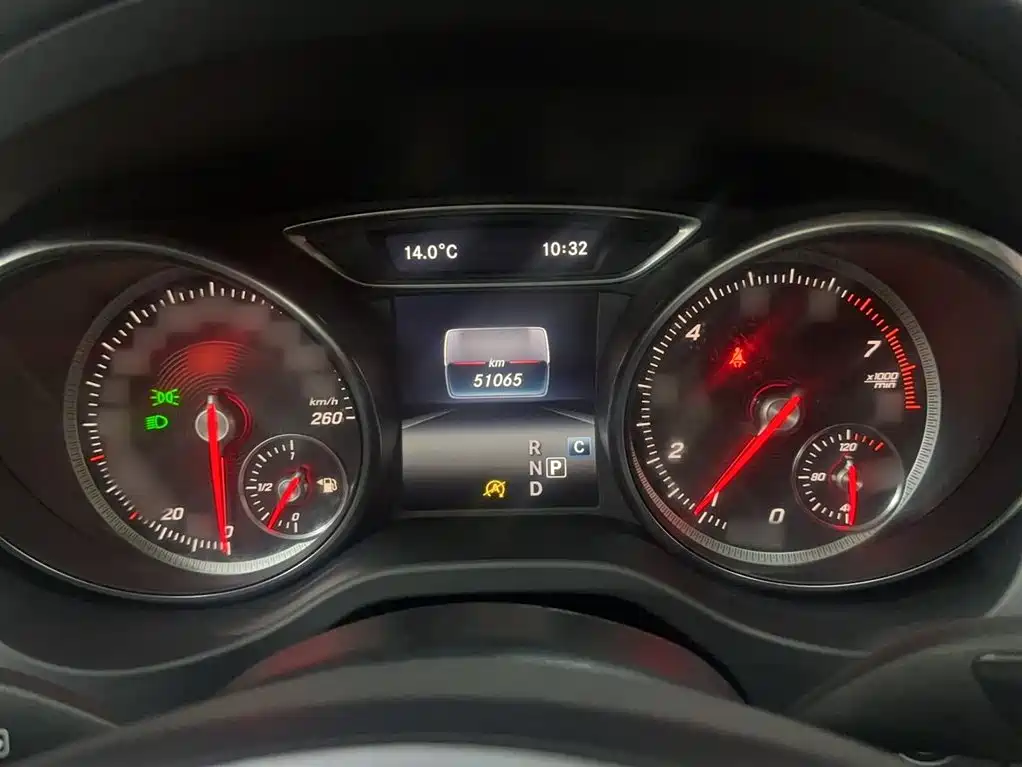 Mercedes-Benz GLA 2018 GLA 200 Dynamic фото 4