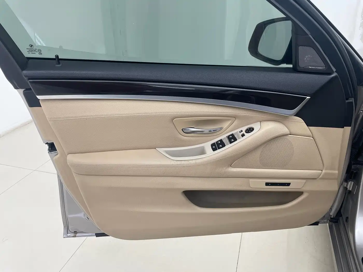 BMW 5 Series 2012 523Li Luxury фото 8
