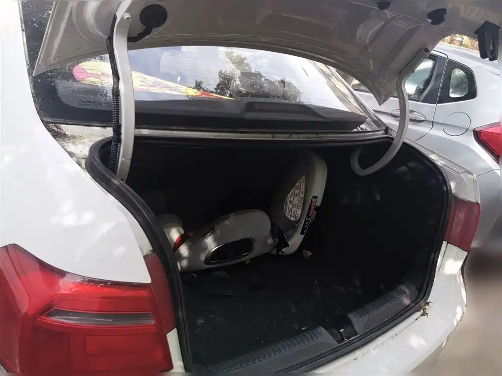 Volkswagen Jetta 2013 1.6L Manual Comfort фото 15