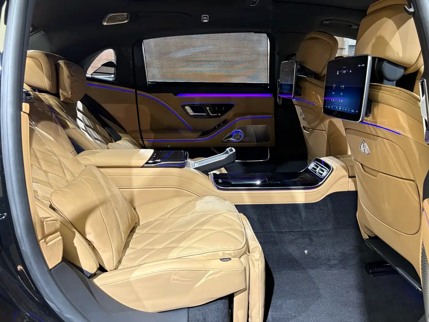 Mercedes-Benz Maybach S-Class 2022 S 680 4MATIC Virgil Abloh Limited Edition фото 23