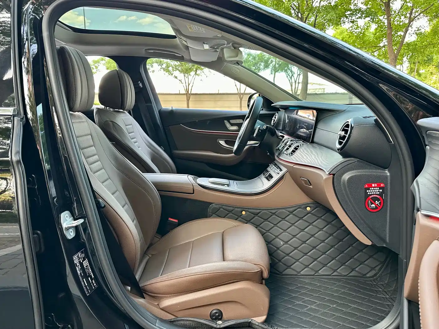 Mercedes-Benz E-Class 2020 Model E 260 L Sport фото 15