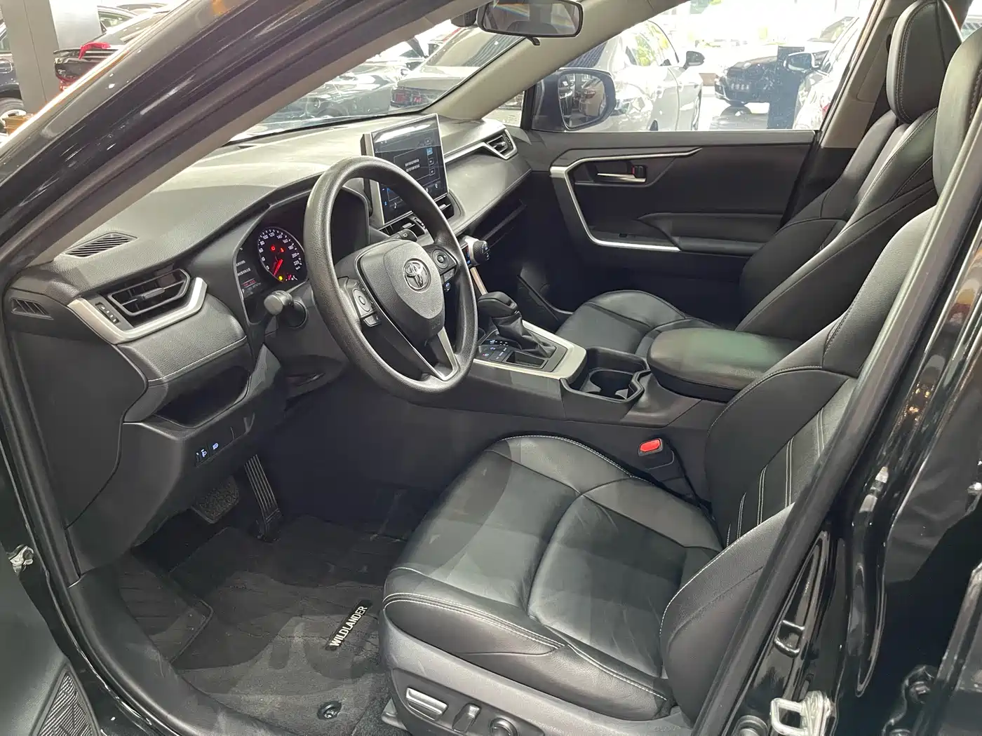 Toyota Wildlander 2020 2.0L CVT 2WD Luxury Edition фото 7