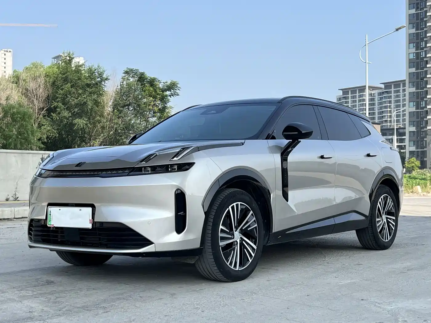 Lynk & Co 08 EM-P 2025