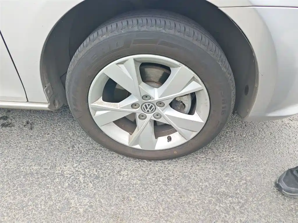 Volkswagen Bora 2014 1.6L Automatic Comfort Edition фото 26